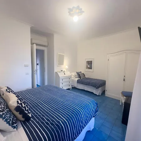 Hotel Chiaia Di Luna 4*