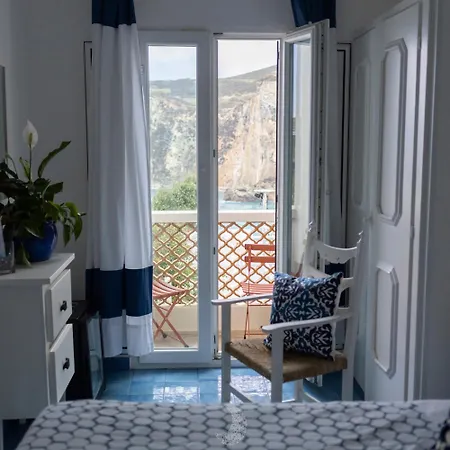 Chiaia Di Luna Hotel