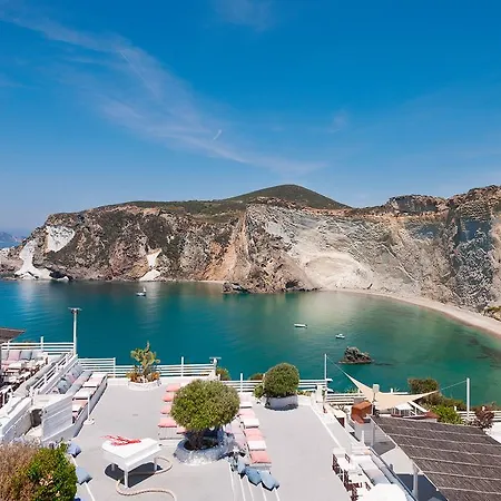 Hotel Chiaia Di Luna 4*