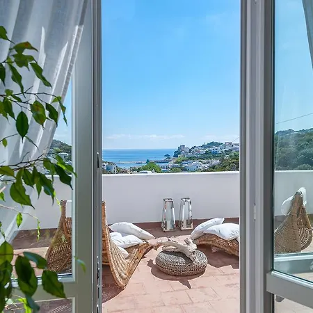 Hotel Chiaia Di Luna 4*