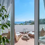 Hotel Chiaia Di Luna 4*