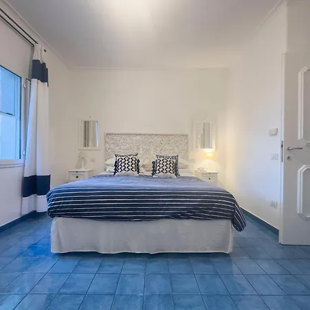 Chiaia Di Luna 4*