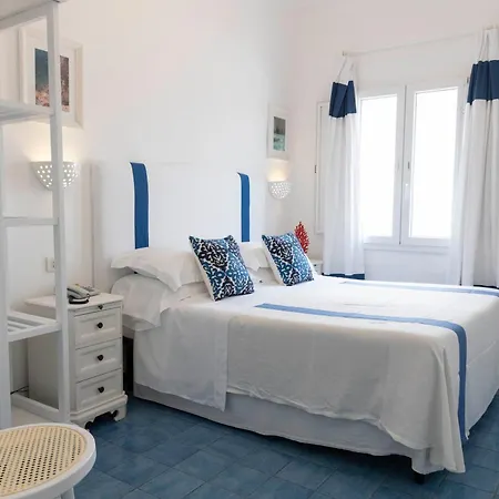 Chiaia Di Luna 4*