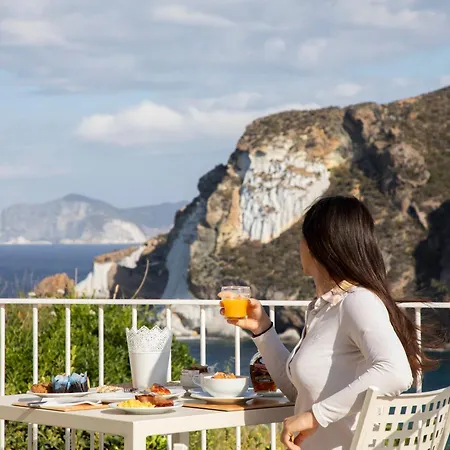 Hotel Chiaia Di Luna 4*