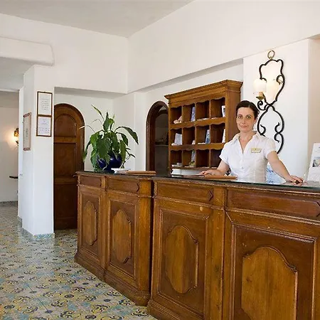 Chiaia Di Luna 4*