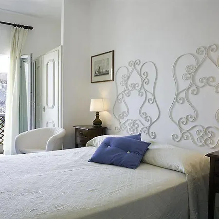 Hotel Chiaia Di Luna
