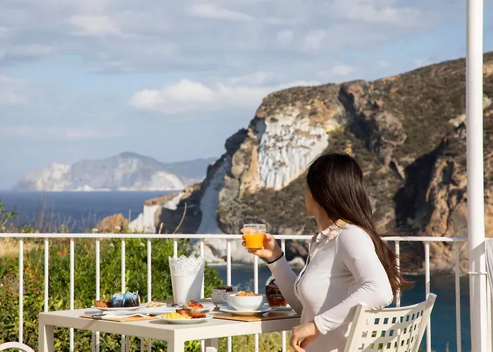 Otel Chiaia Di Luna 4*