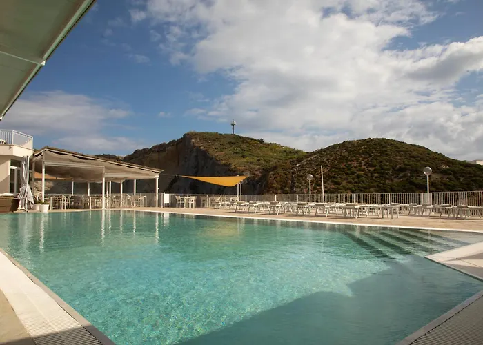 Otel Chiaia Di Luna 4*